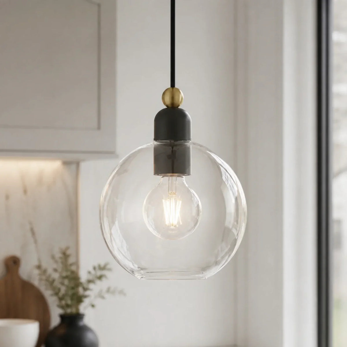 minimalist-clear-glass-dome-pendant-light