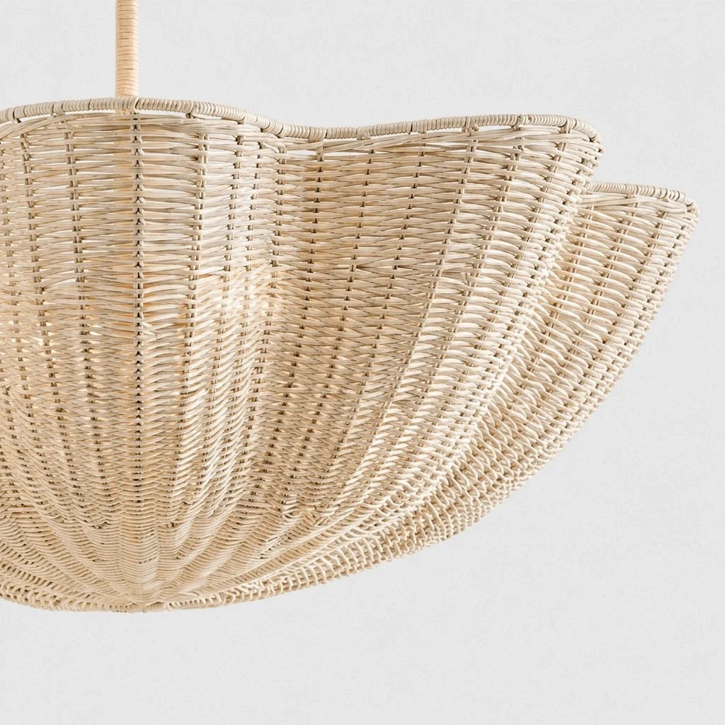 natural-woven-rattan-scalloped-pendant-light