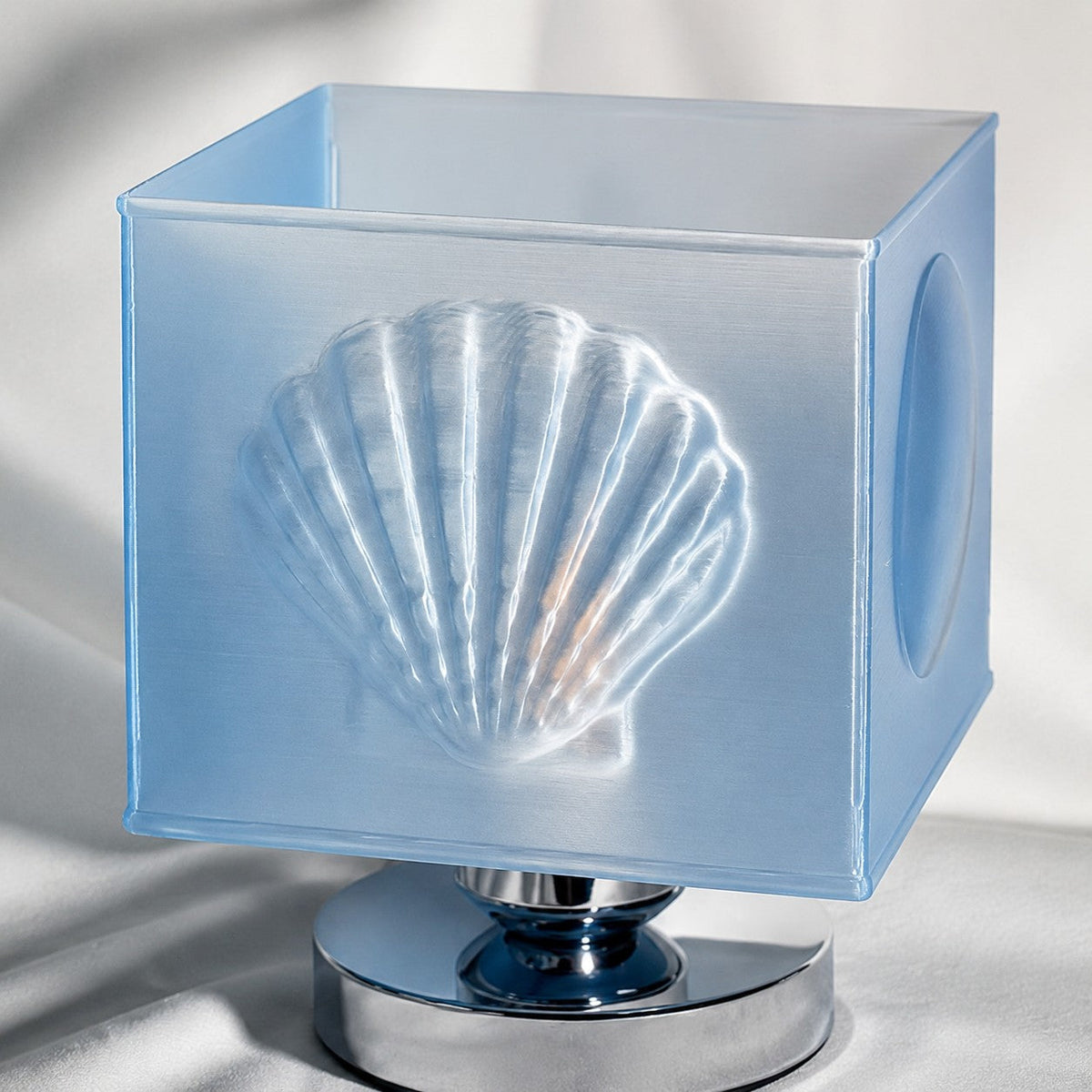 osira-modern-embossed-scallop-shell-resin-square-table-lamp