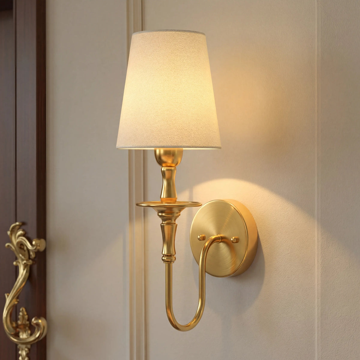 xanthe-retro-classic-gold-curving-arm-wall-sconce