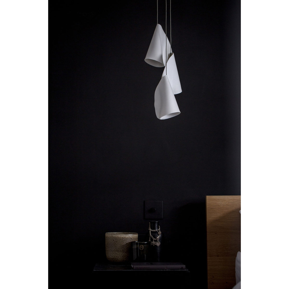 21-thin-porcelain-pendant-lamp