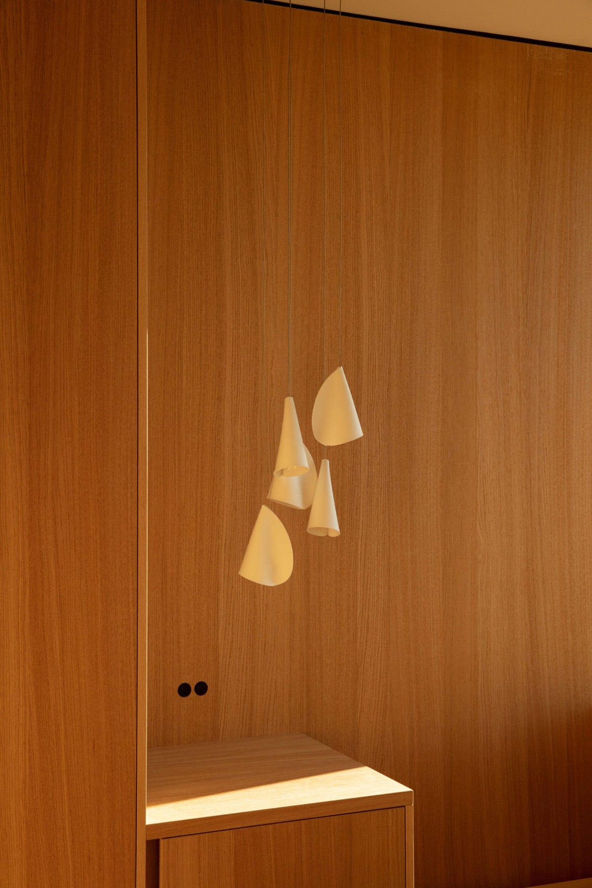 21-thin-porcelain-pendant-lamp