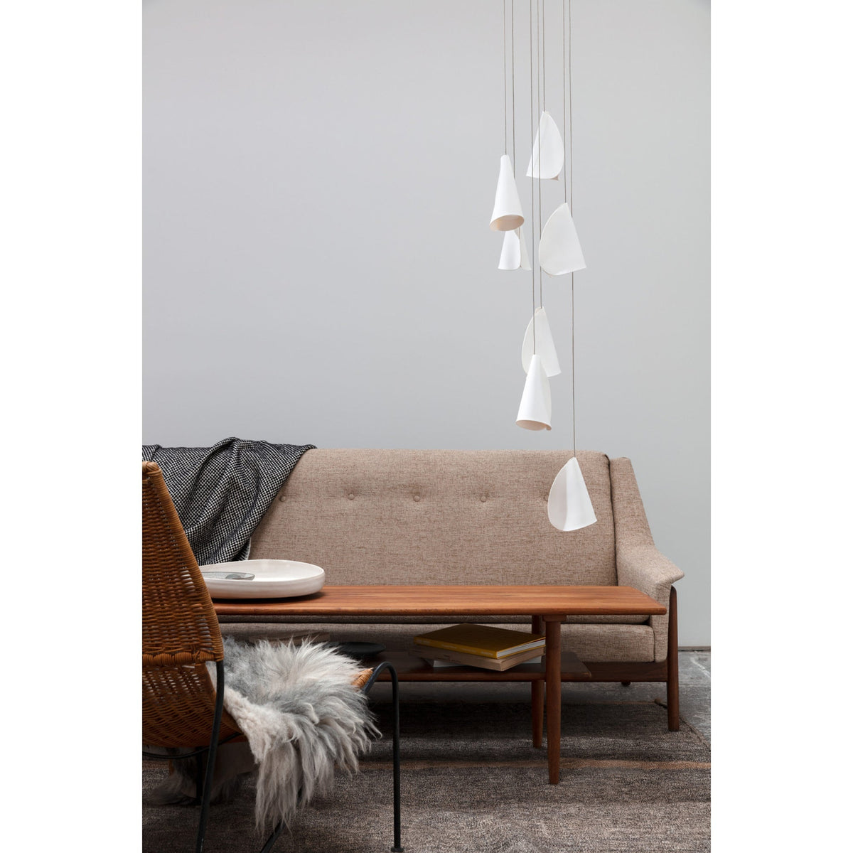 21-thin-porcelain-pendant-lamp