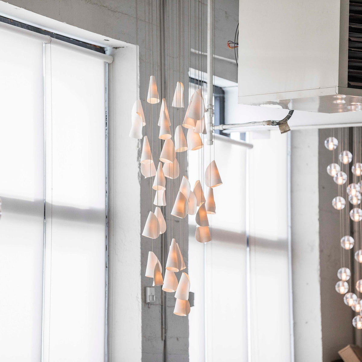 21-thin-porcelain-pendant-lamp