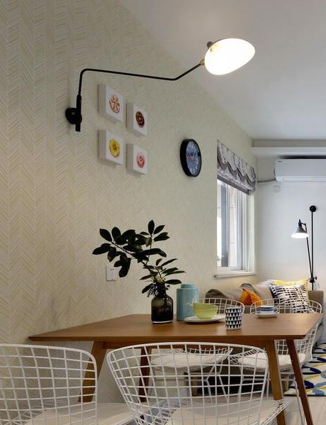 rotating-arm-duckbill-wall-light