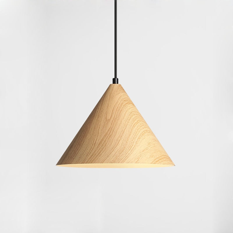 sleek-pyramid-shaped-pendant-light