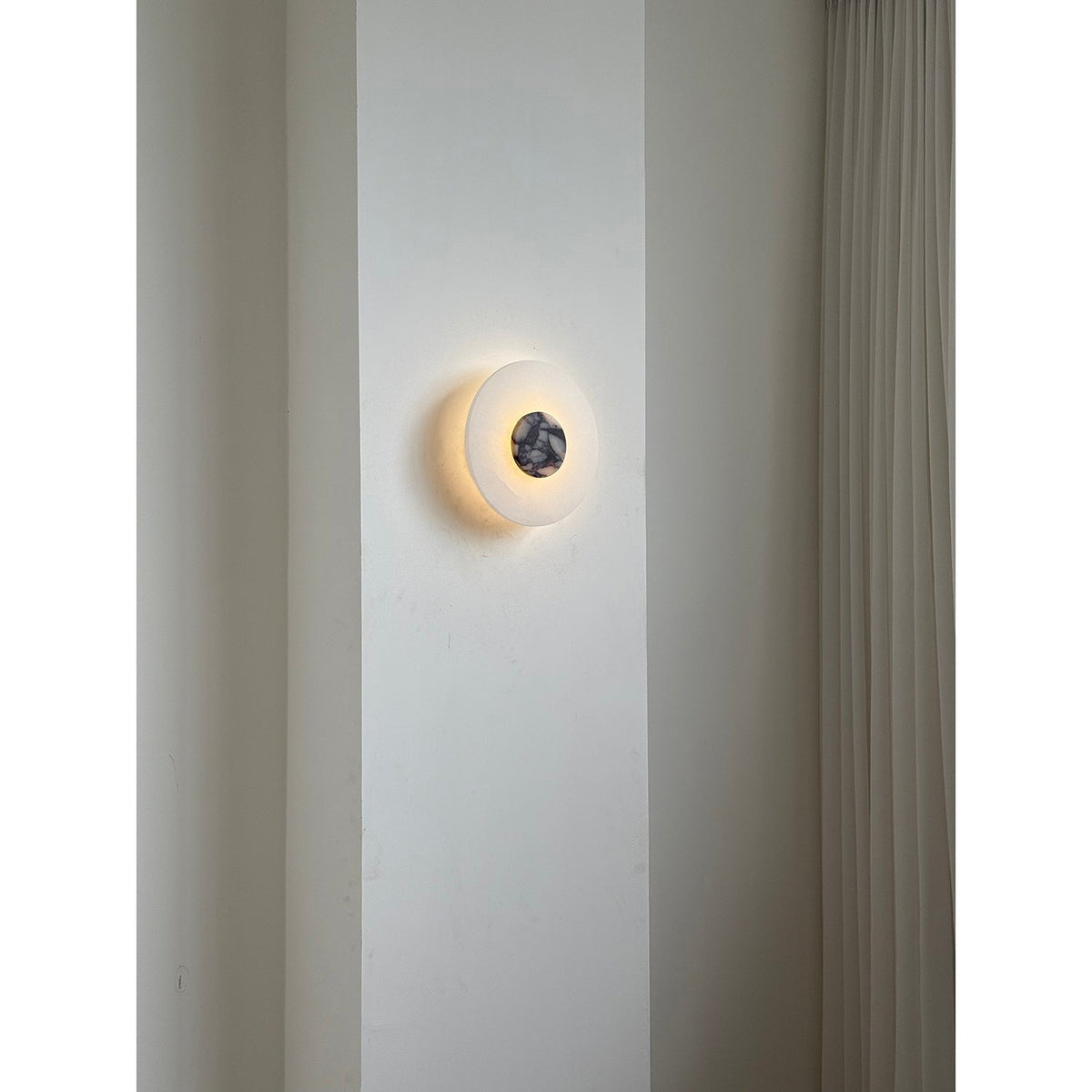 alba-alabaster-wall-lamp