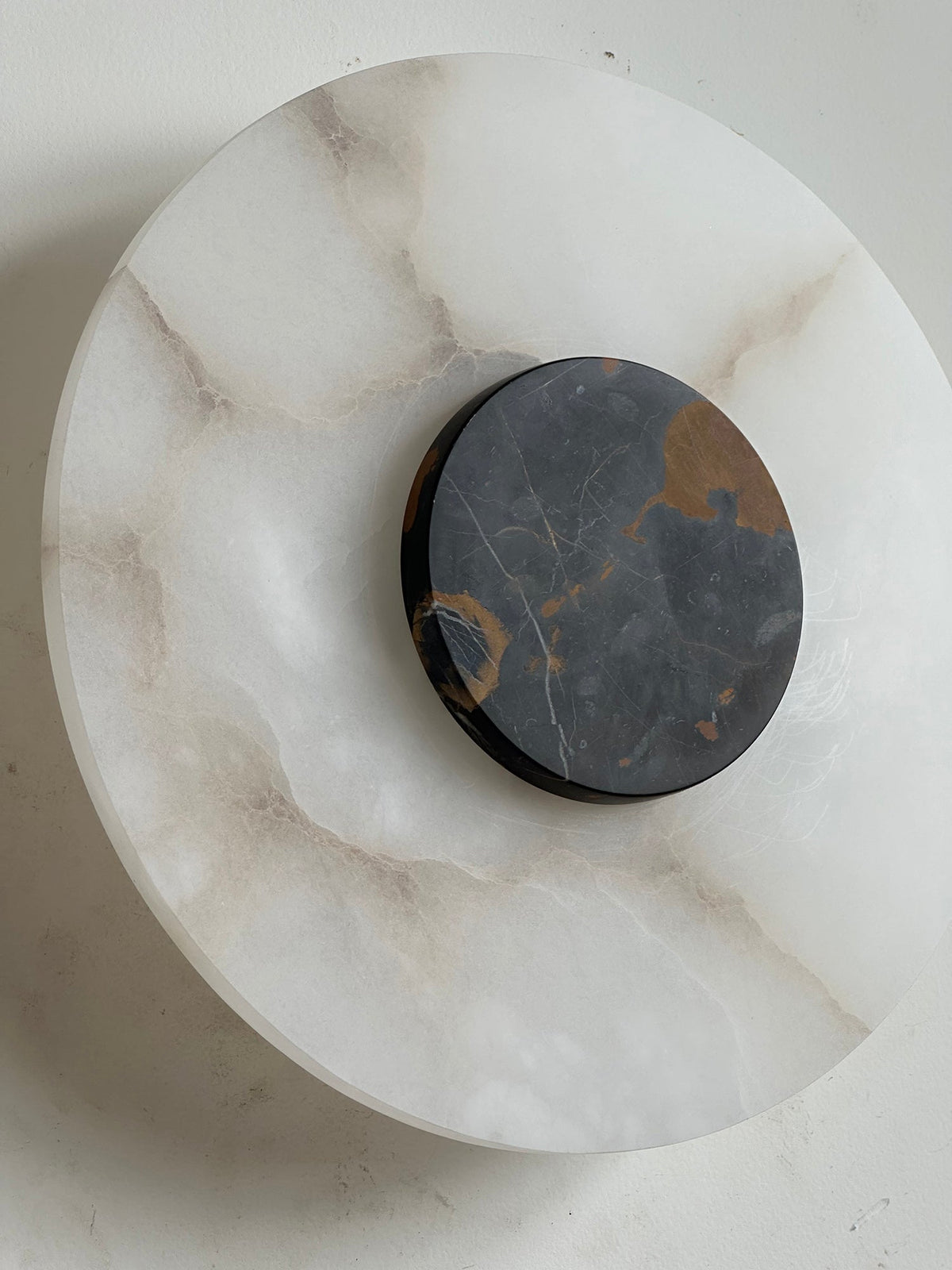 alba-alabaster-wall-lamp