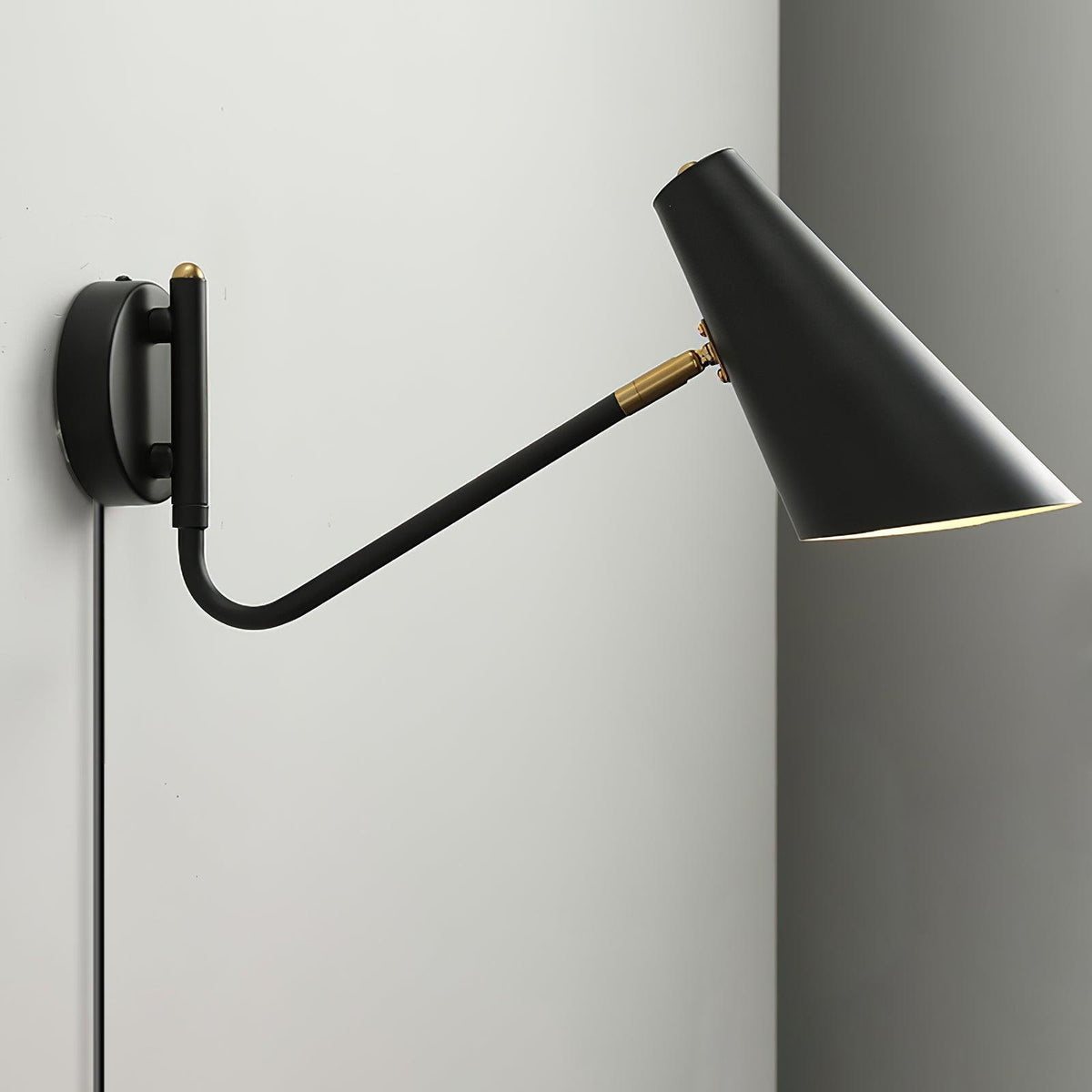 apex-plug-in-wall-lamp