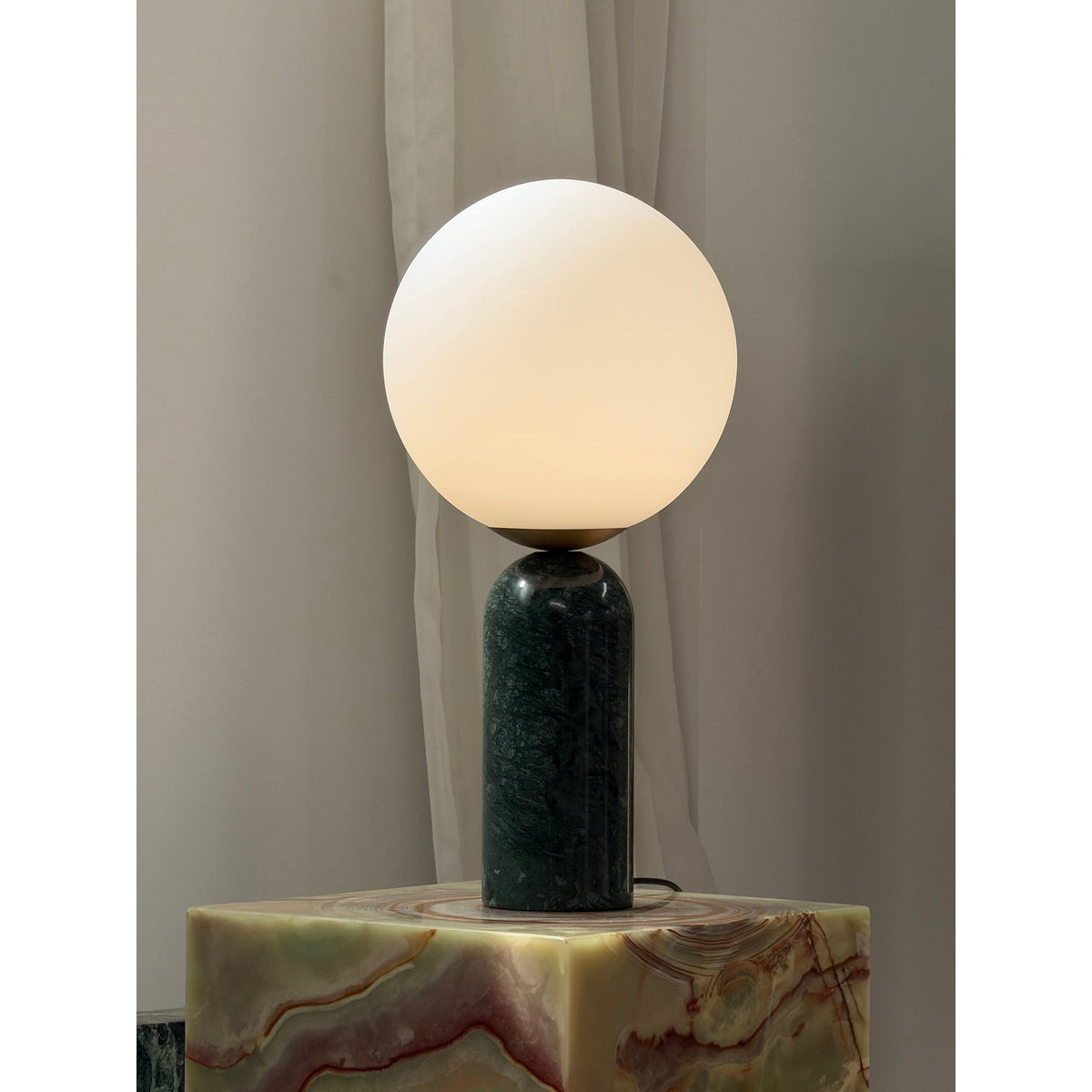 atlas-table-lamp
