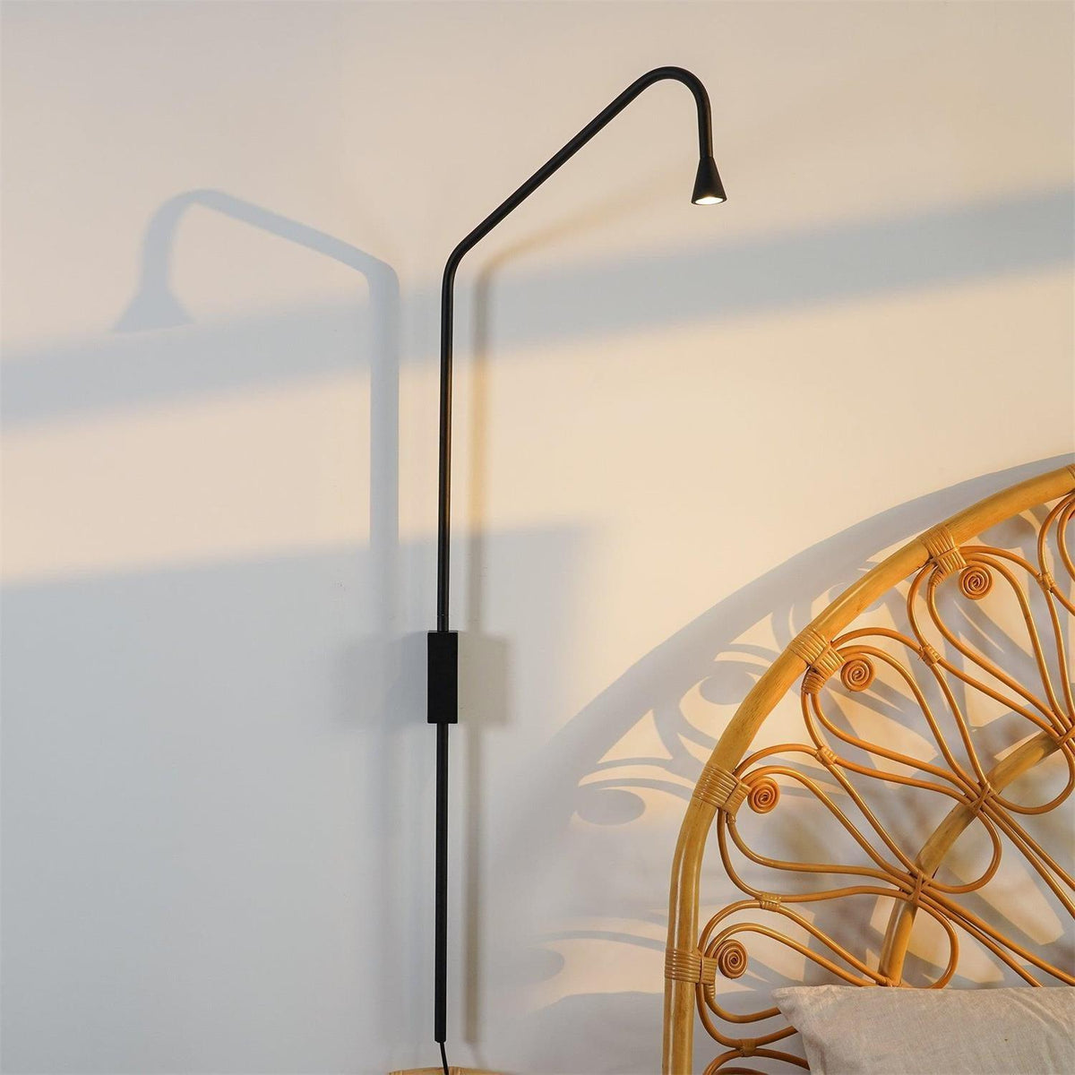 svarna_wall_lamp