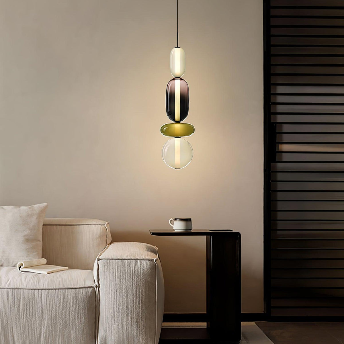 stained-glass-pendant-lamp