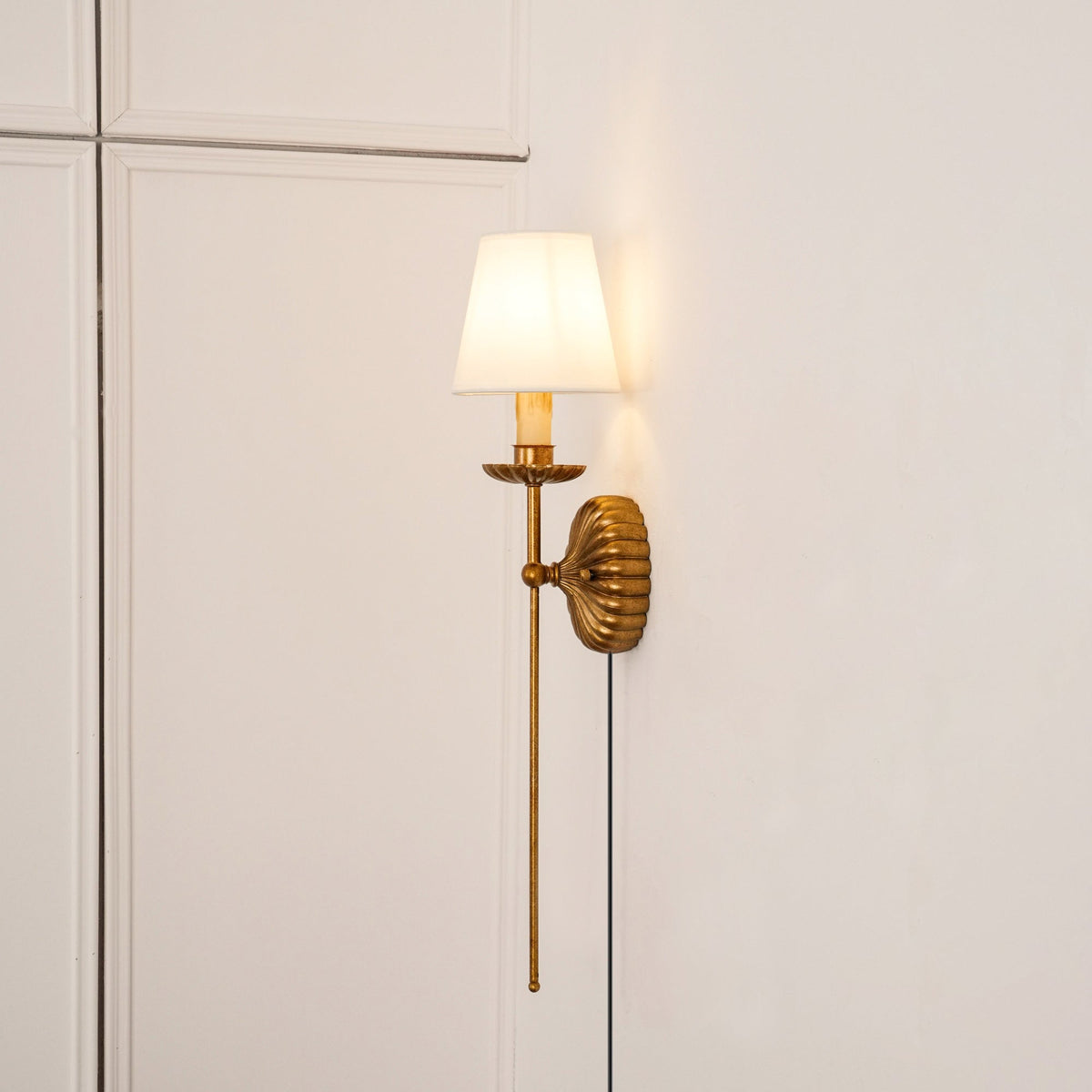 catina-plug-in-wall-lamp