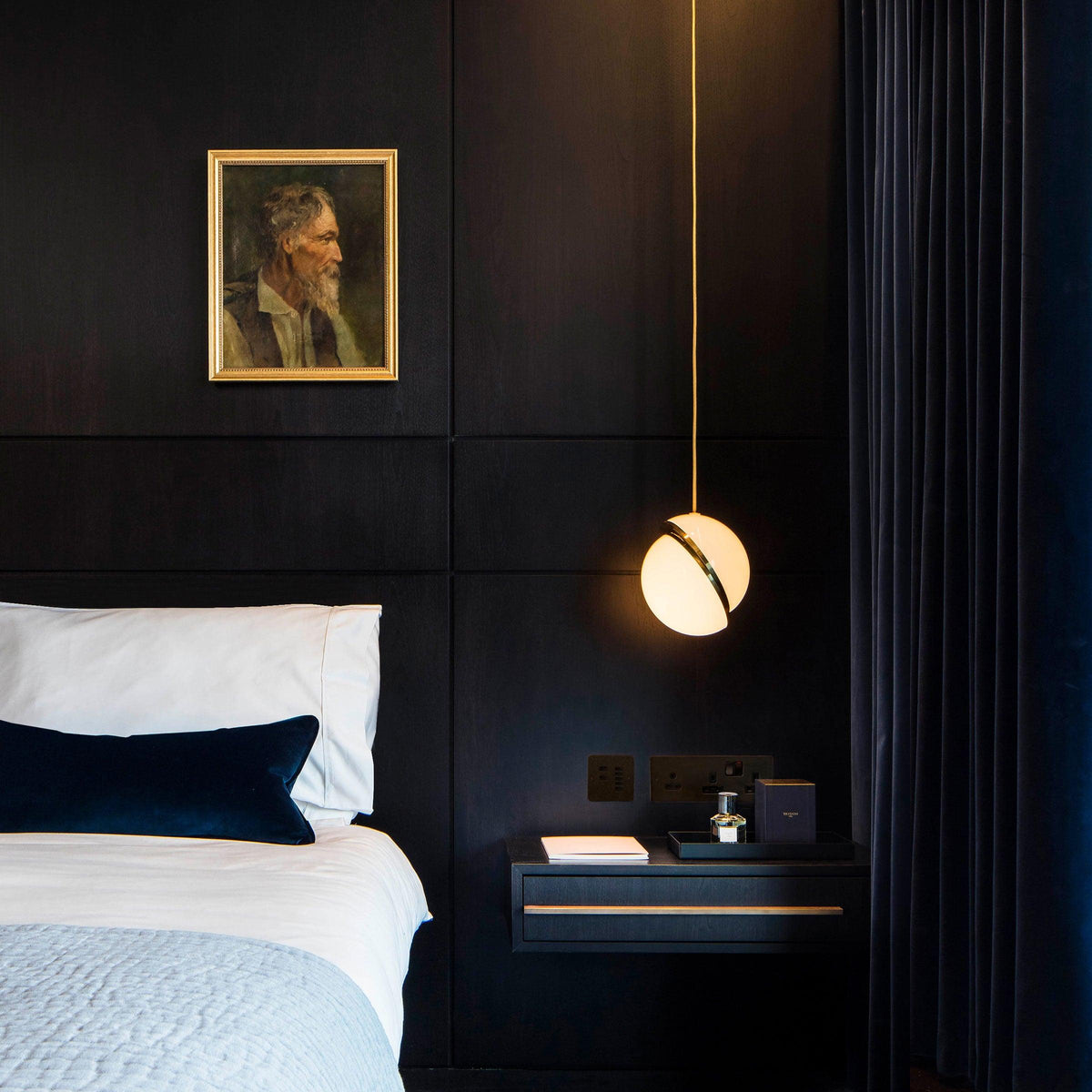 crescent-pendant-lamp