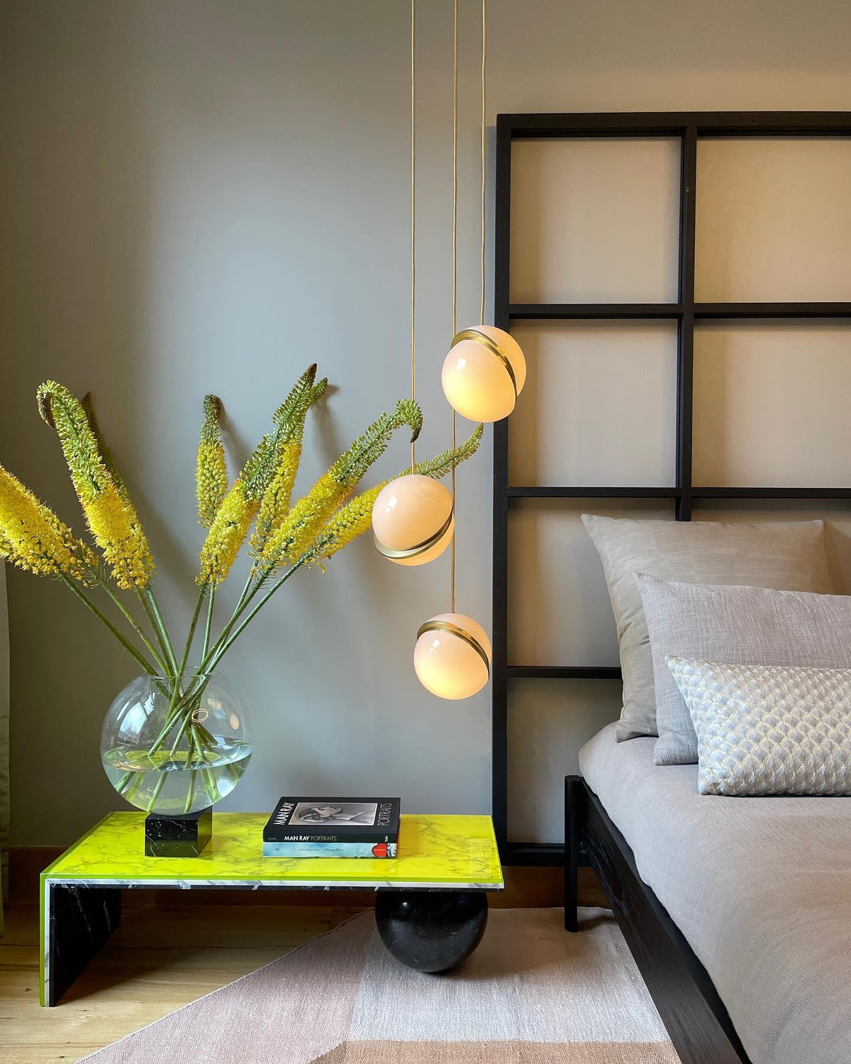 crescent-pendant-lamp