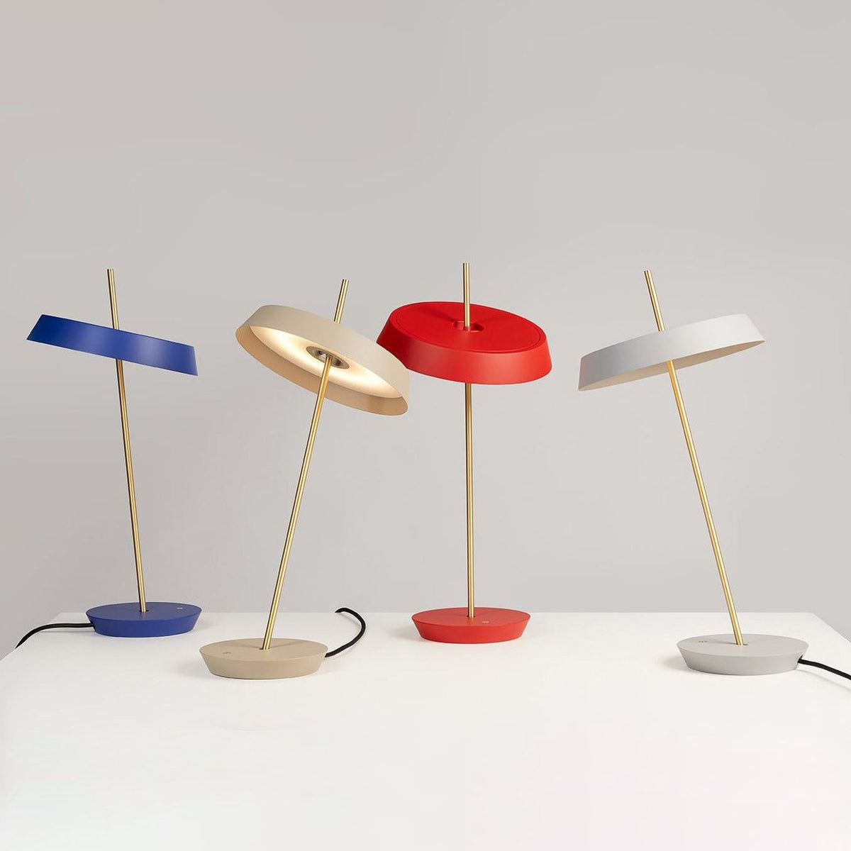 Round Base Desk Light by
