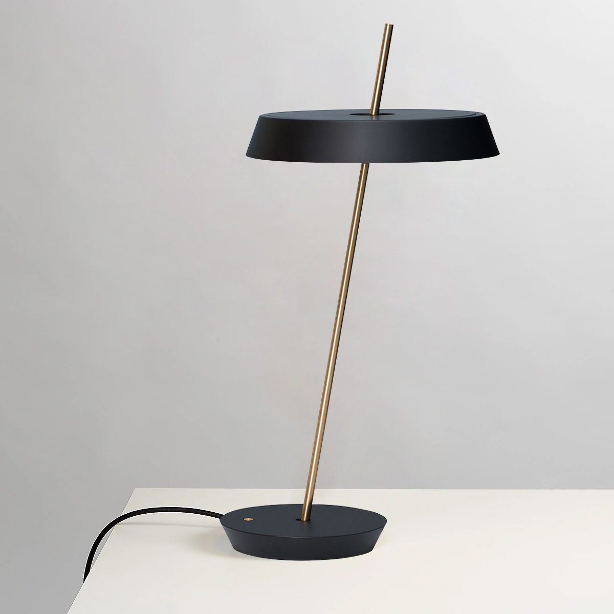 Round Base Desk Light by