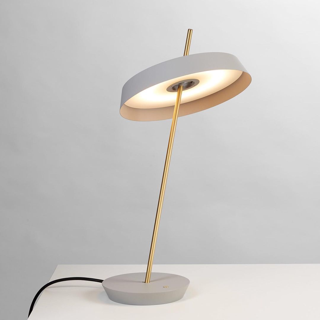Round Base Desk Light by