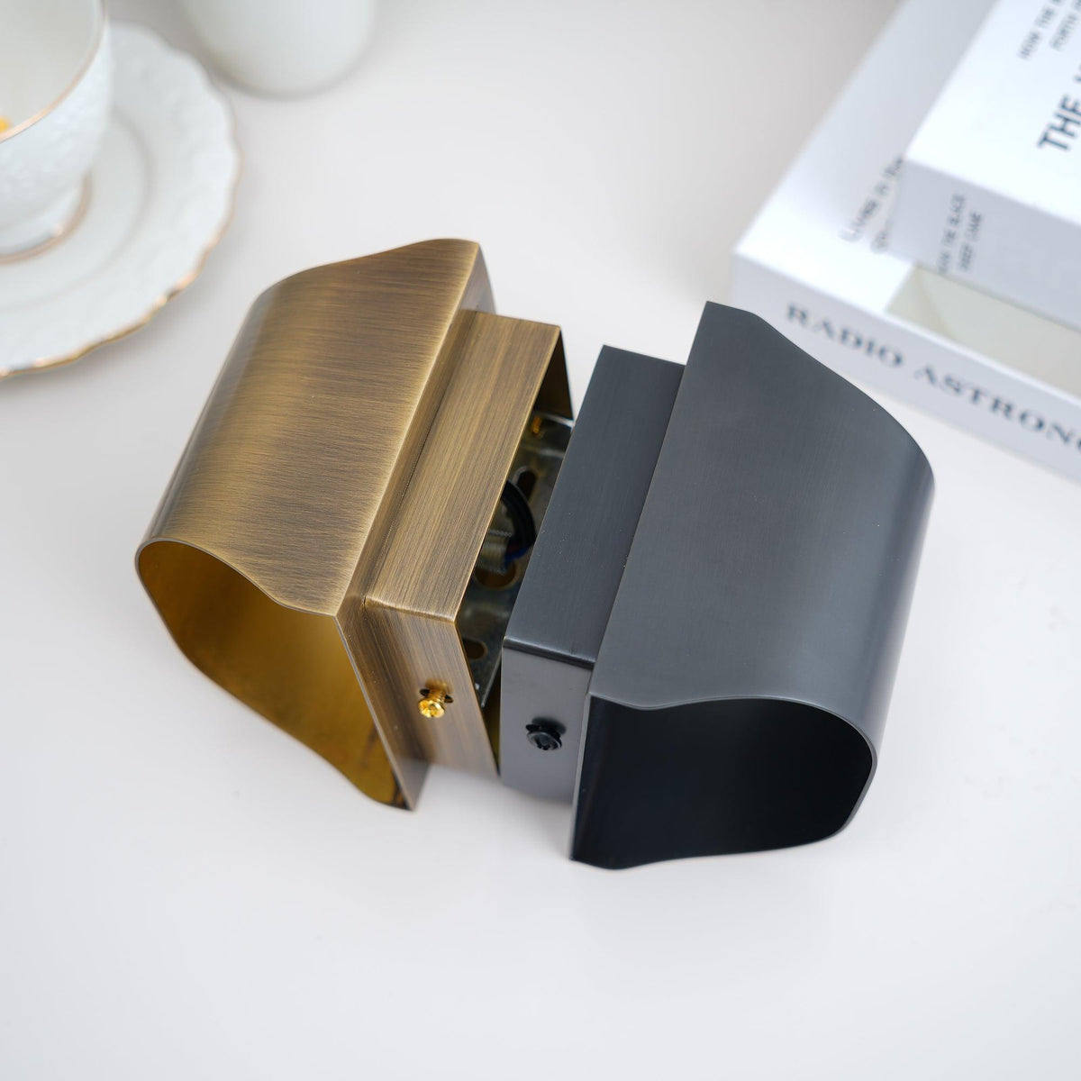 leclerc-brass-wall-lamp