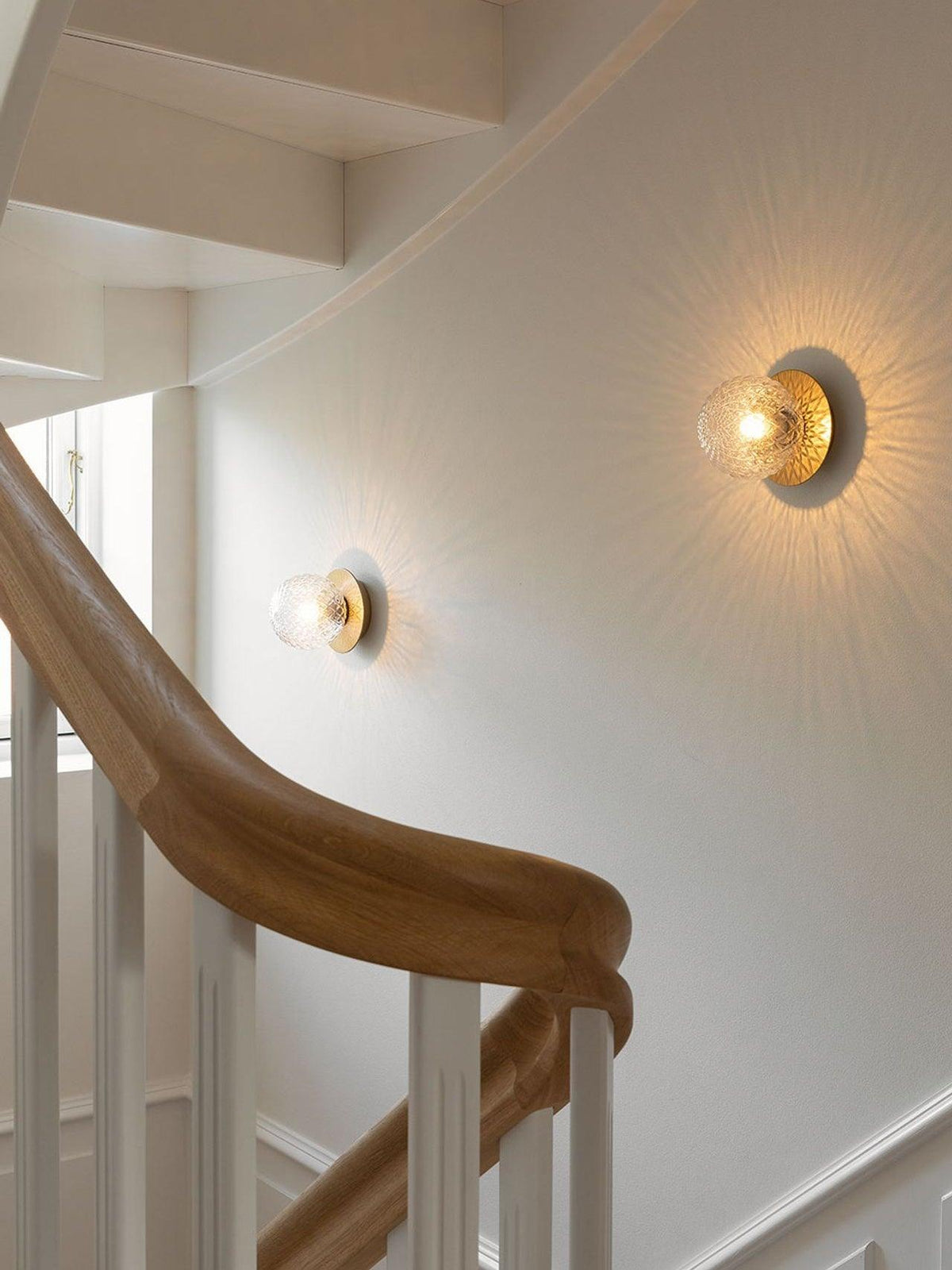 liila-wall-lamp