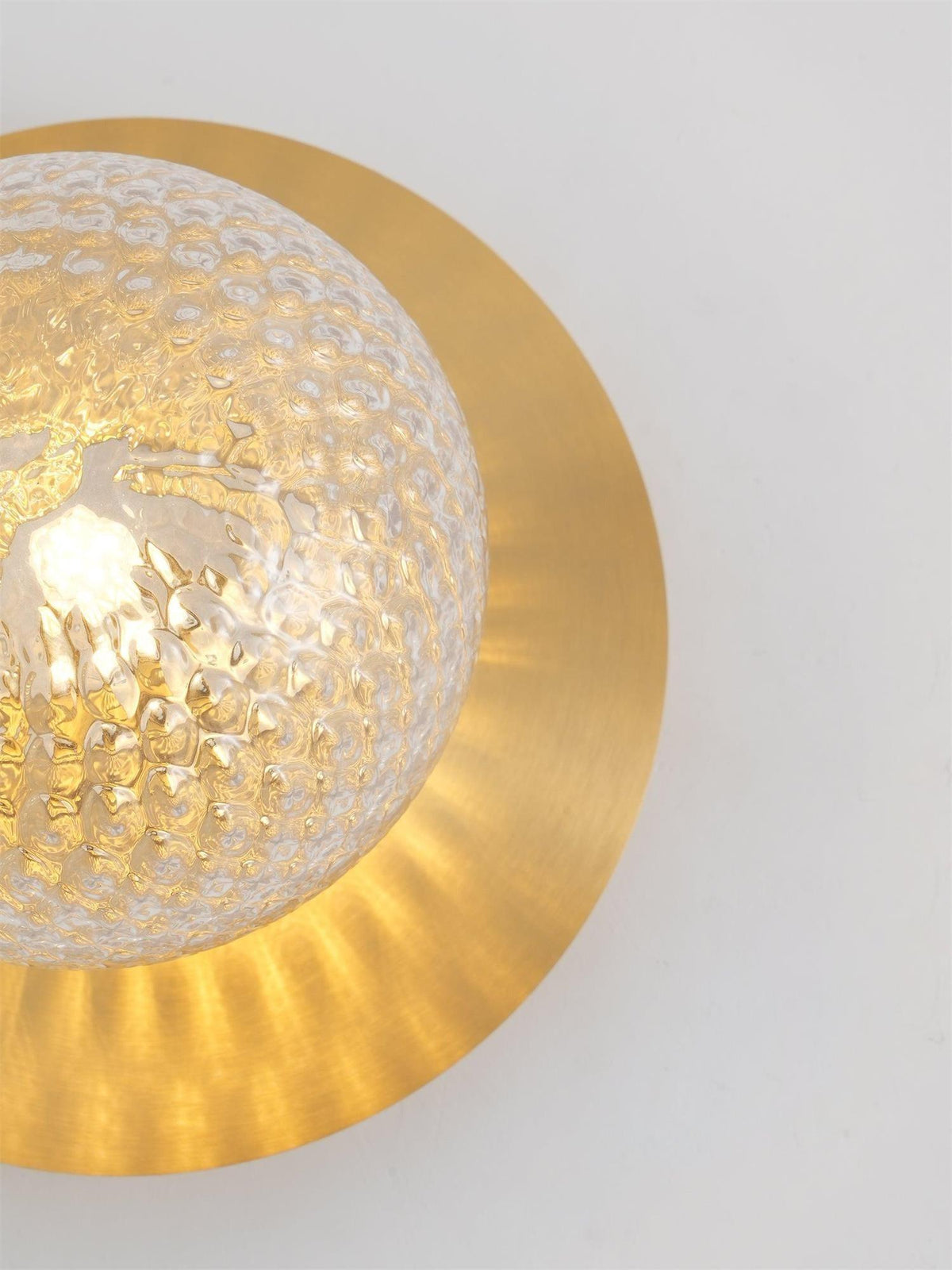 liila-wall-lamp