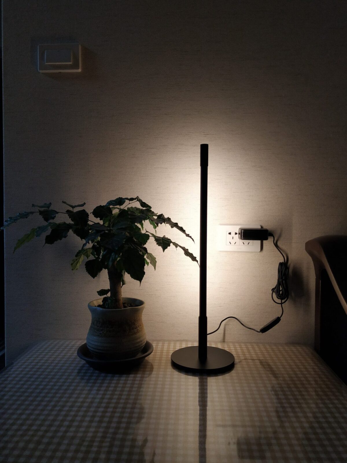 Sleek LED Linear Desk Light