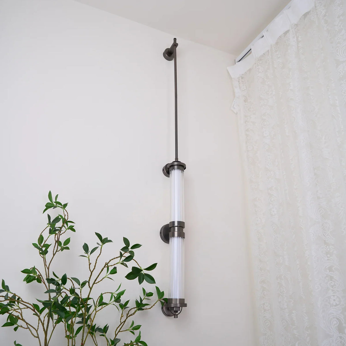 meridian-vertical-wall-sconce