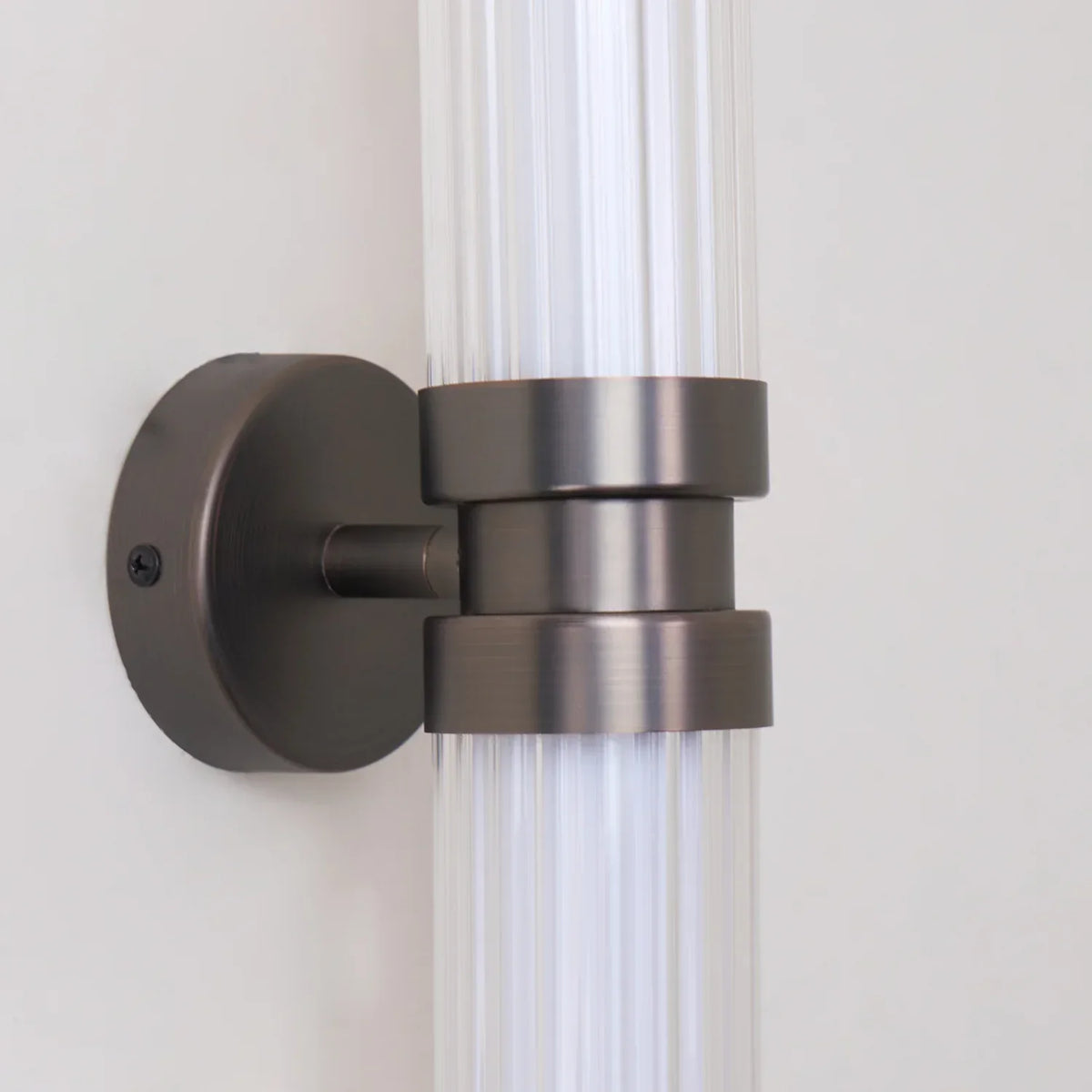meridian-vertical-wall-sconce