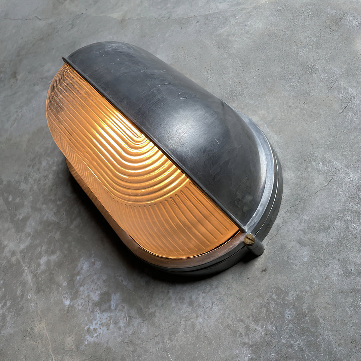nauticus-outdoor-wall-lamp