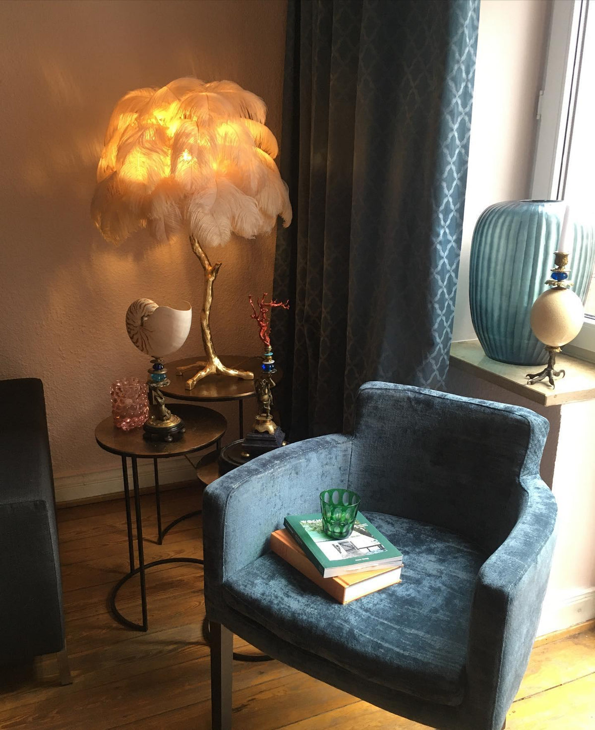 ostrich-feather-table-lamp