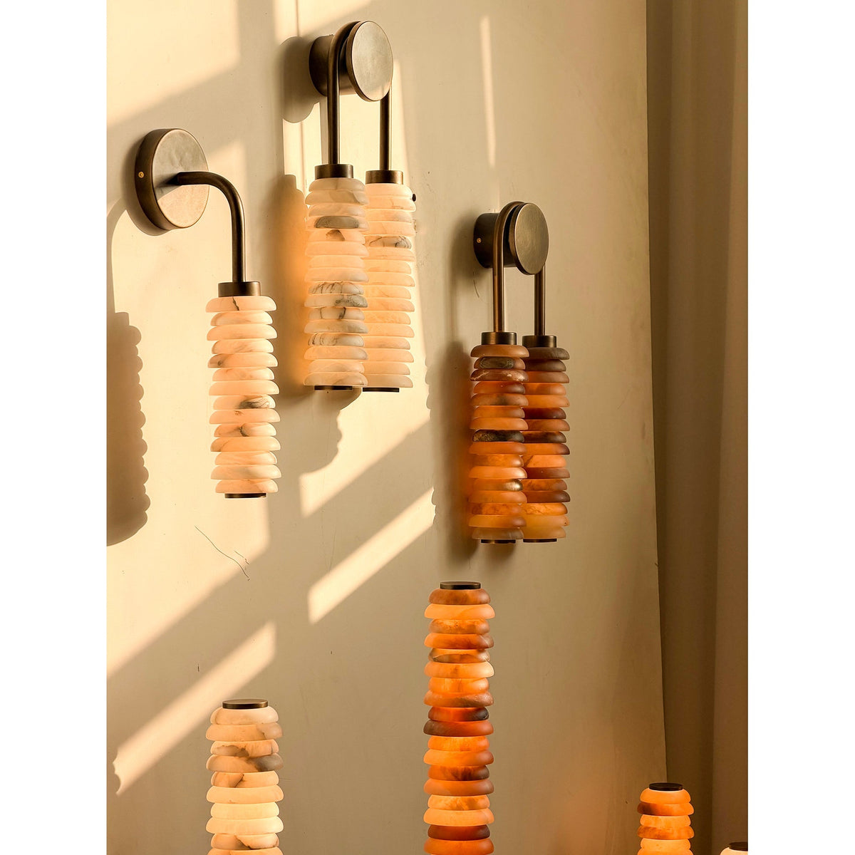 payson-alabaster-wall-lamp