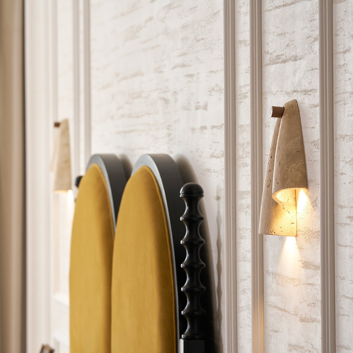 pearlmont-travertine-wall-lamp