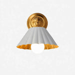 vesta-farmhouse-gold-leaf-scallop-wall-sconce