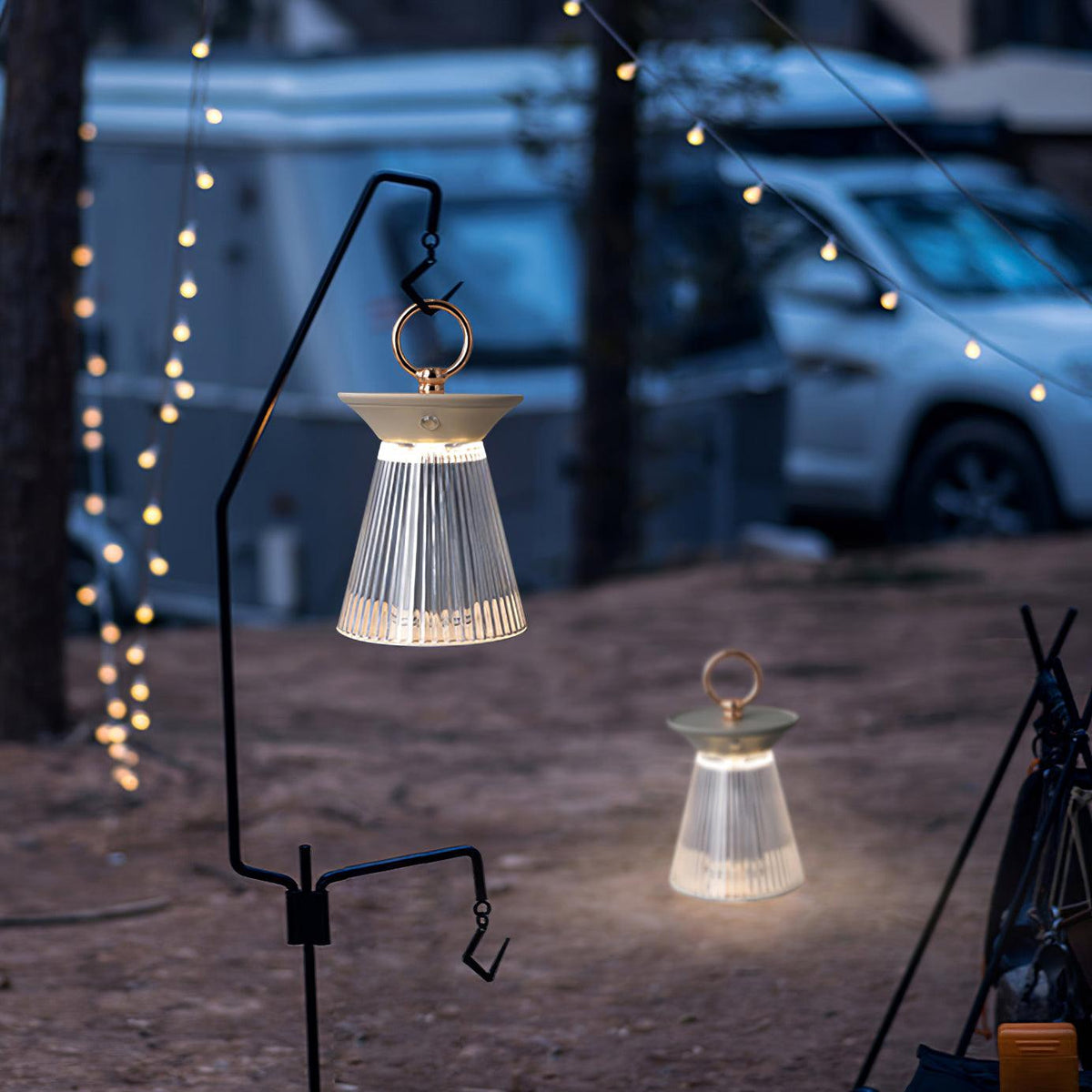 Ribbed Acrylic Built In Battery Table Lamp