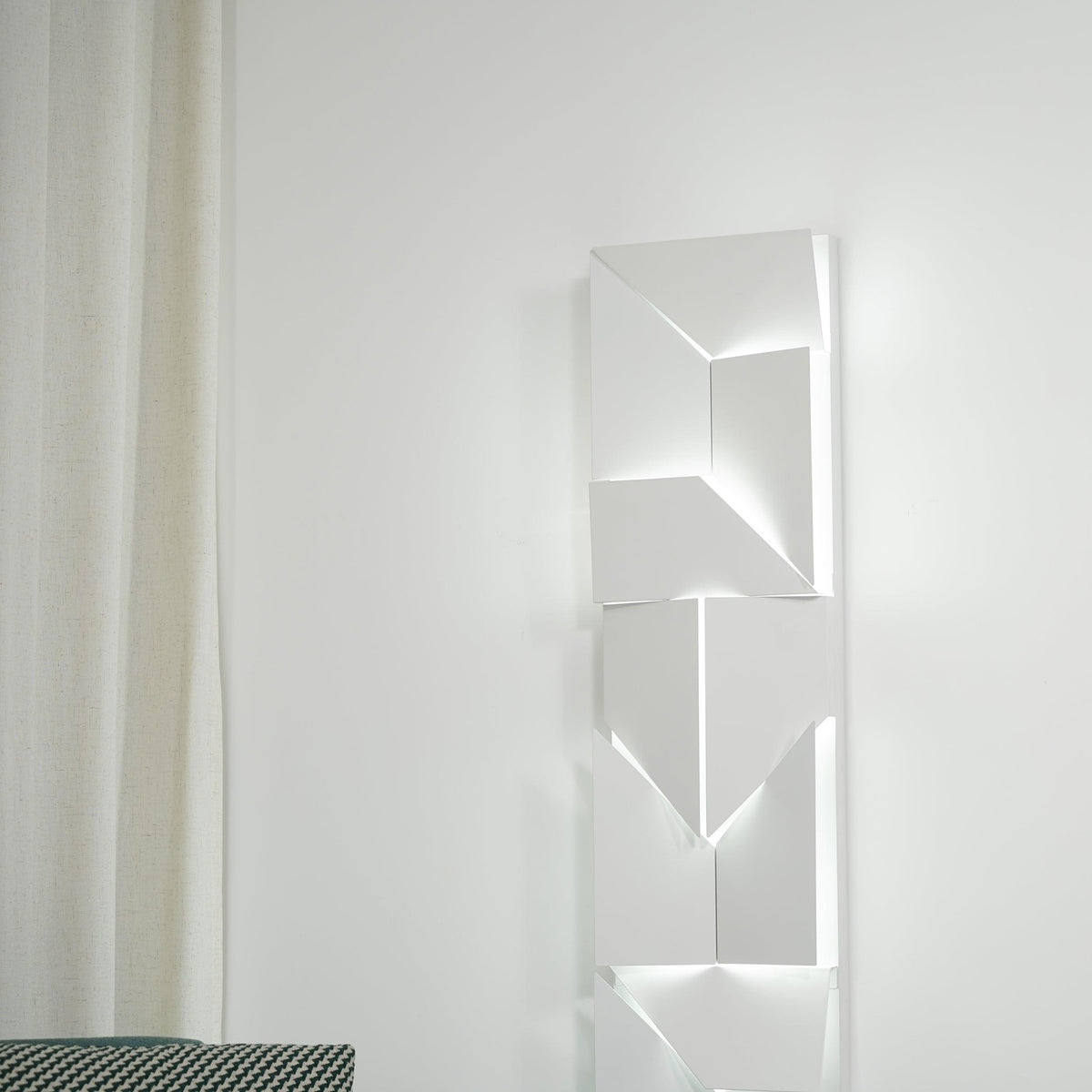 Shadows Charging Grand Sconce