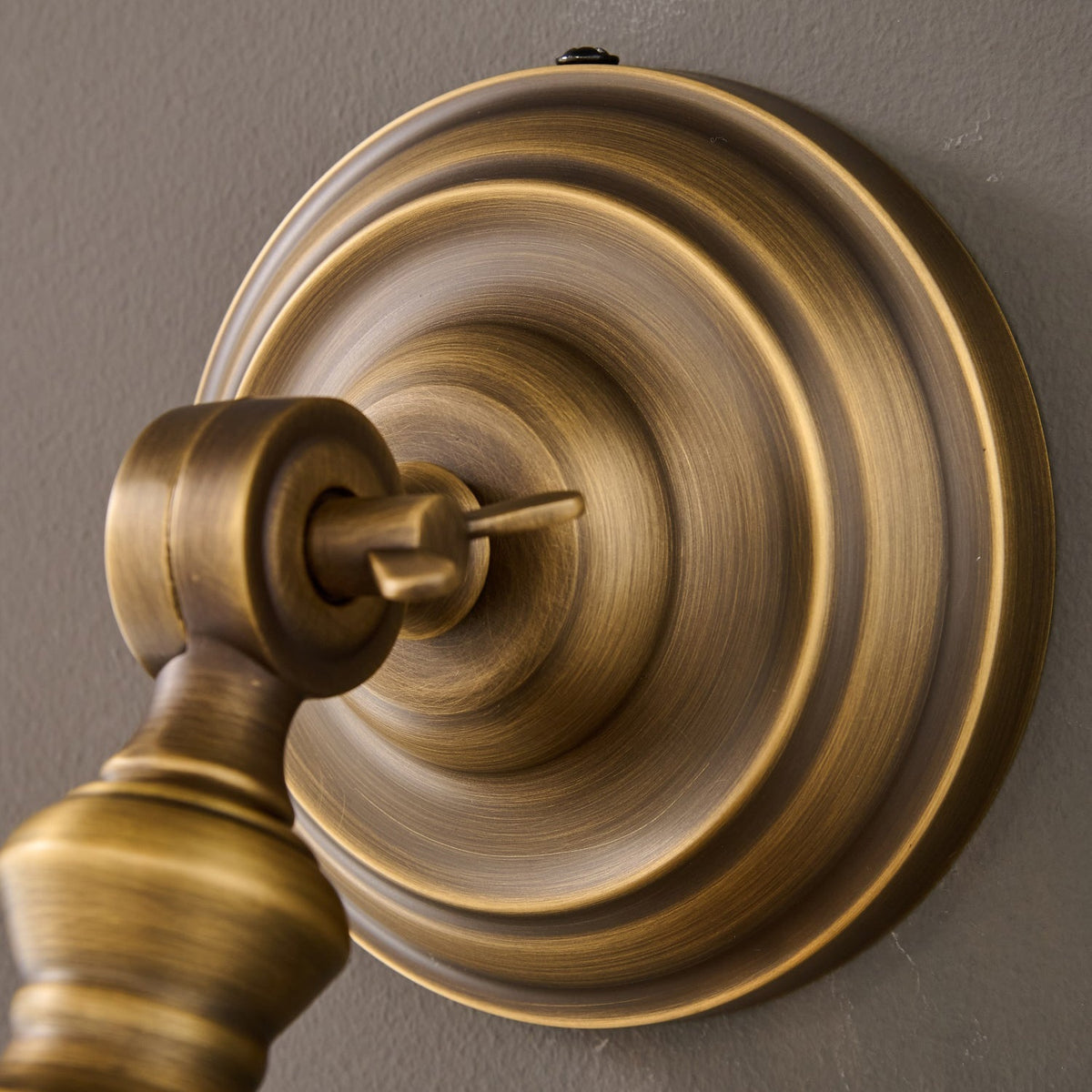 timarron-wall-lamp