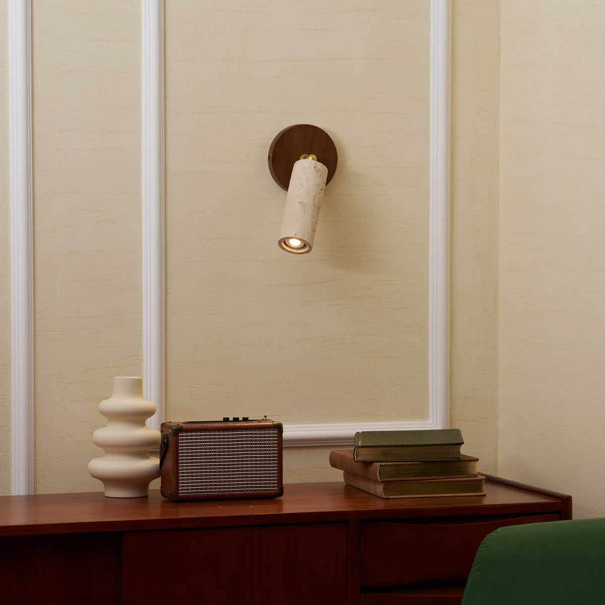 travertine-mireille-wall-lamp