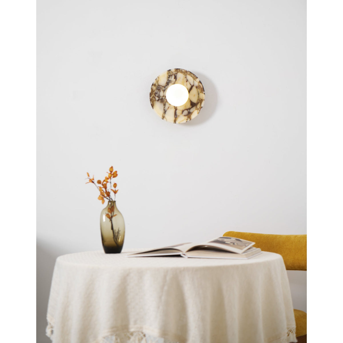 viola-marble-wall-lamp