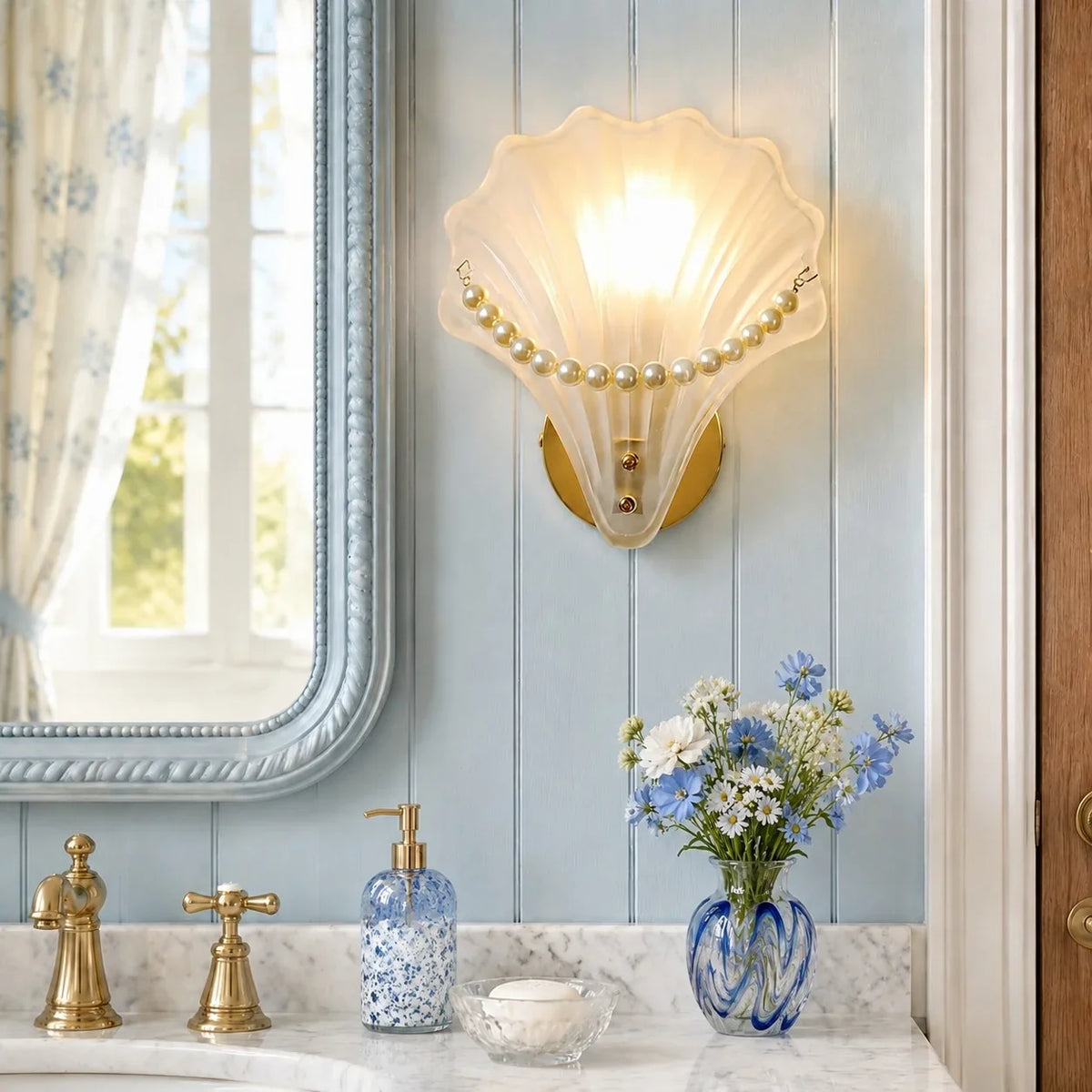 xyra-modern-scallop-shell-glass-wall-lamp