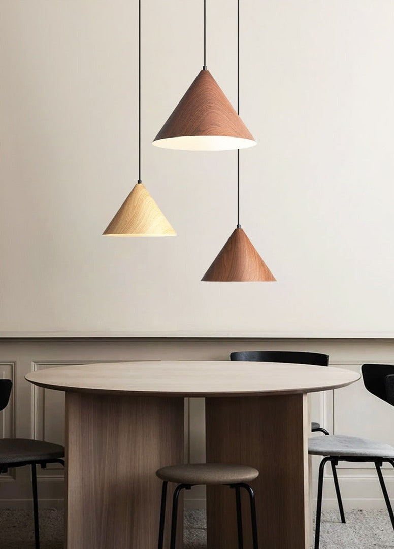 sleek-pyramid-shaped-pendant-light