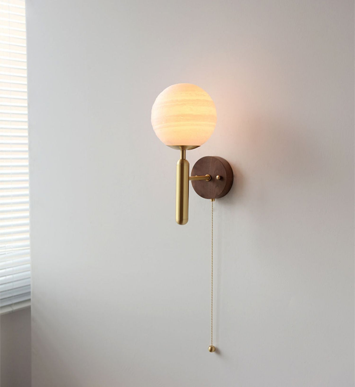wood-glass-globe-wall-light-120wl