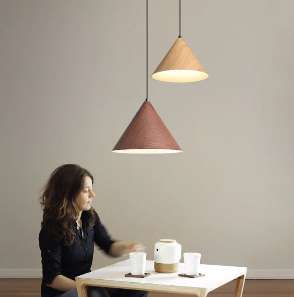 sleek-pyramid-shaped-pendant-light
