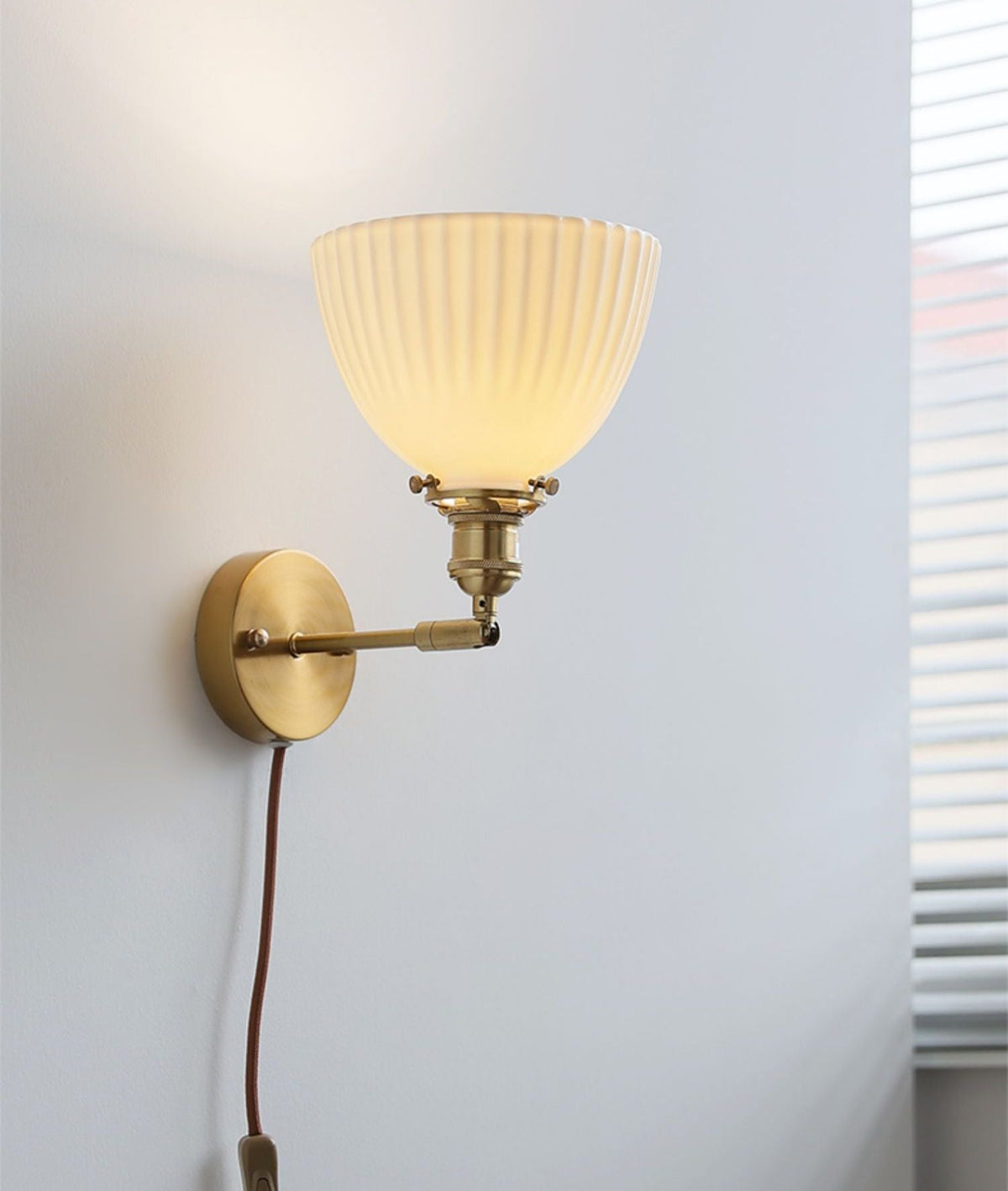ceramic-glass-plug-in-wall-sconce-light-226gbwl