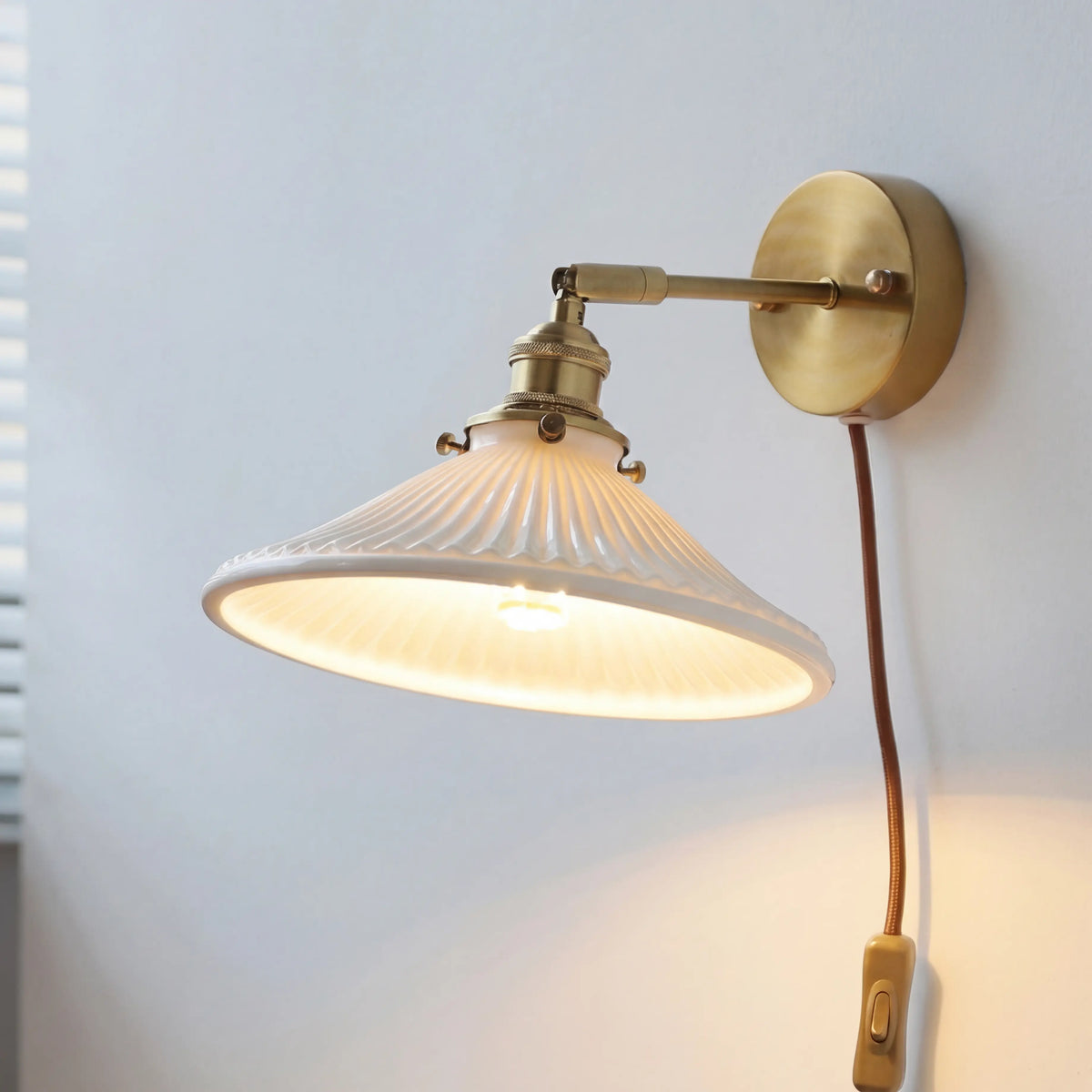 ceramic-glass-plug-in-wall-sconce-light-226gbwl