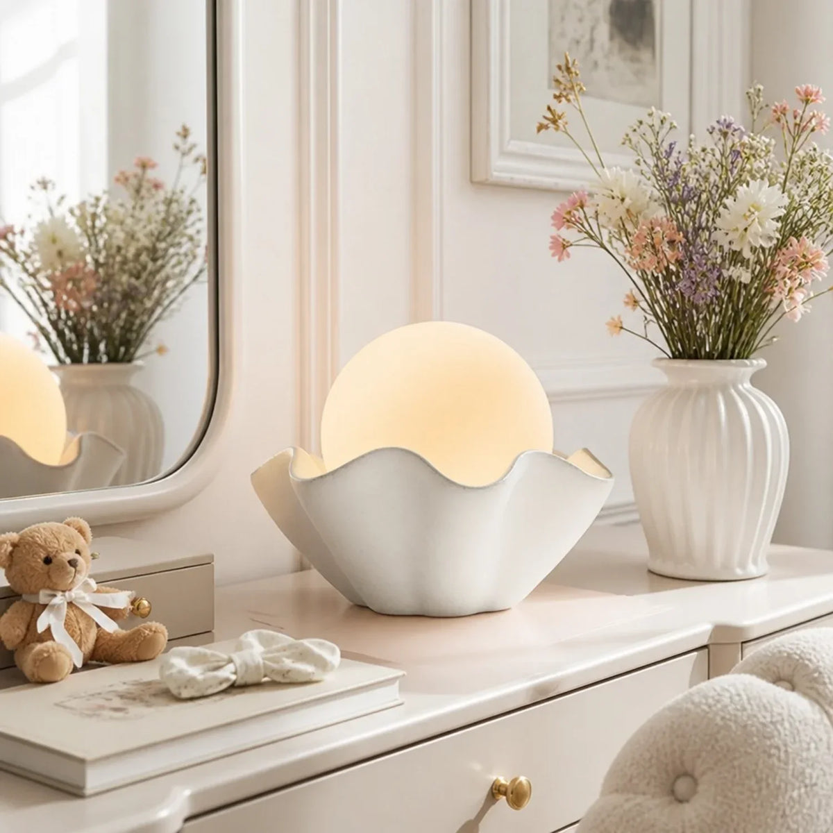 thalassa-modern-wavy-shell-ceramic-table-light