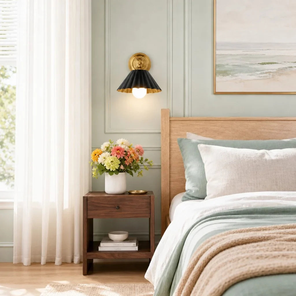 vesta-farmhouse-gold-leaf-scallop-wall-sconce