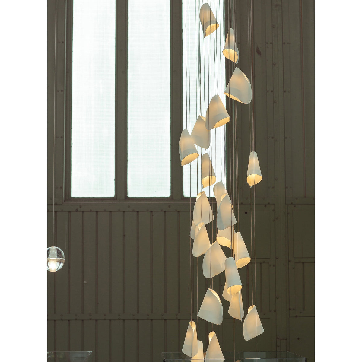 21-thin-porcelain-pendant-lamp