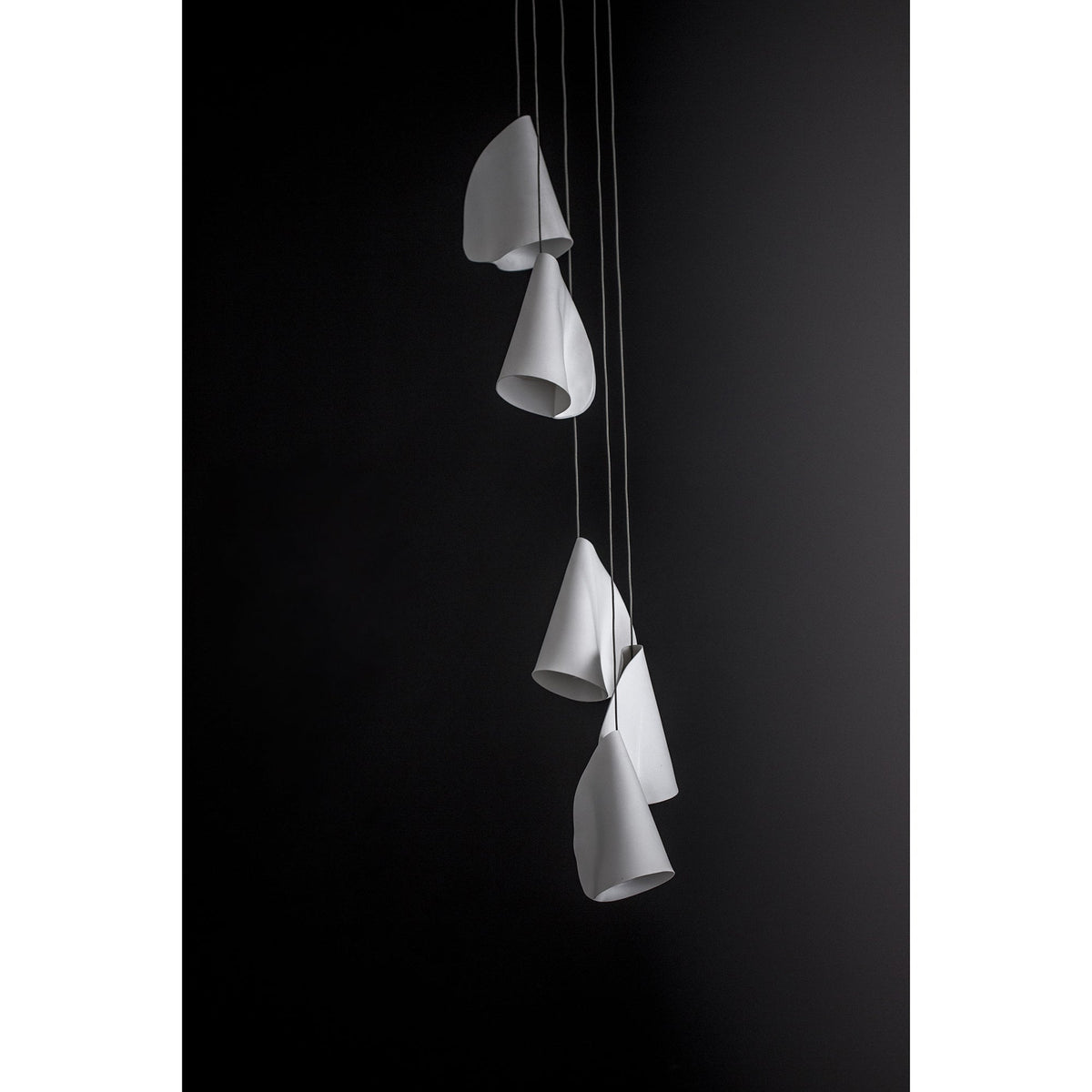 21-thin-porcelain-pendant-lamp