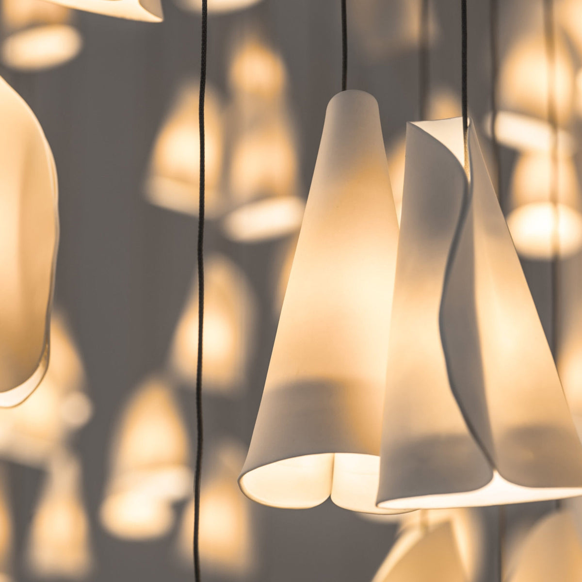 21-thin-porcelain-pendant-lamp