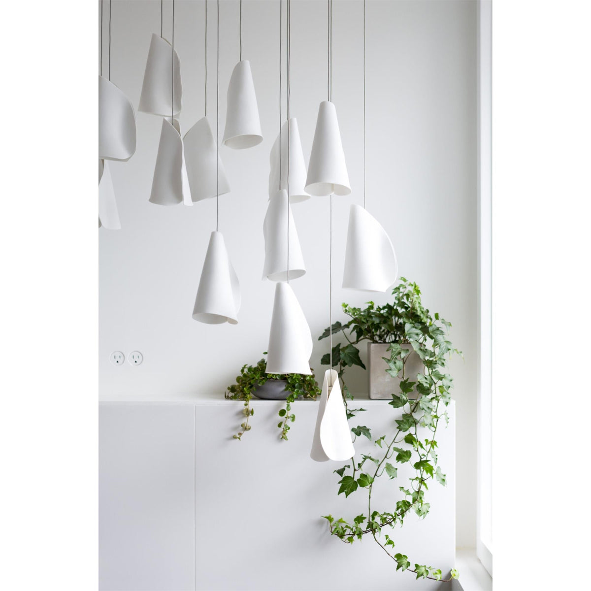 21-thin-porcelain-pendant-lamp